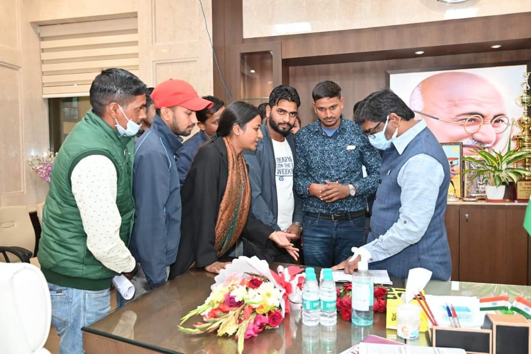 अभ्यर्थियों के संग मुख्यमंत्री हेमंत सोरेन से की मुलाकात