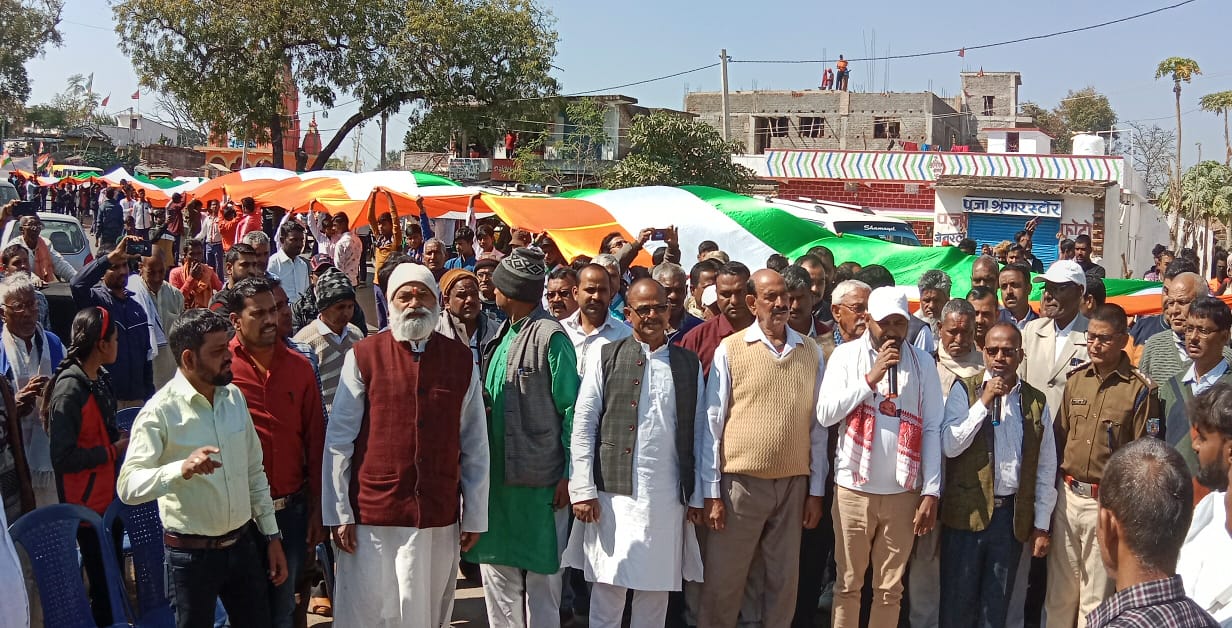 चौपारण प्रखण्ड मुख्यालय से सात किमी दूर बेढ़ना चौक पर शहीद अजित सिंह की शहादत दिवस मनाया गया