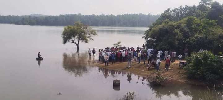 हृदय विदारक घटना : हज़ारीबाग लोटवा जलाशय में डूबने से 6 बच्चों की मौत, तीन की तालाश जारी