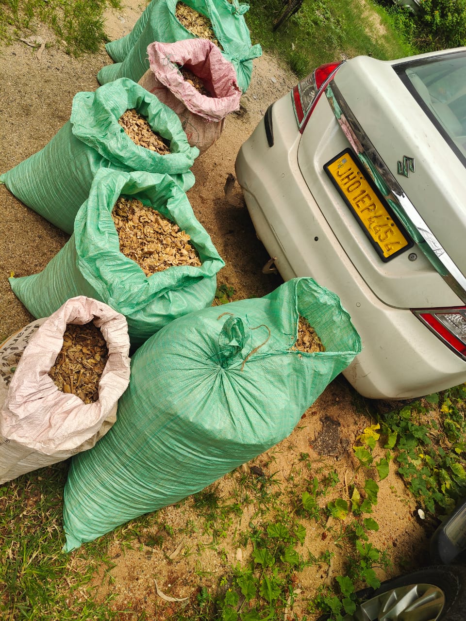 चौपारण पुलिस की फिल्मी अंदाज़ में कार्रवाई, स्विफ्ट डिज़ायर में 91 किलो डोडा पकड़ा, चतरा का तस्कर गिरफ्तार