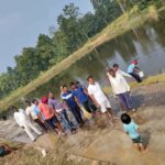 barhi mla representative rajdev yadav inspected karma chhath ghat and carried out a cleanliness drive with the villagers