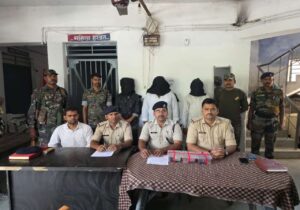 police quickly solved the chauparan robbery three criminals arrested pickup van cash and mobile recovered 1