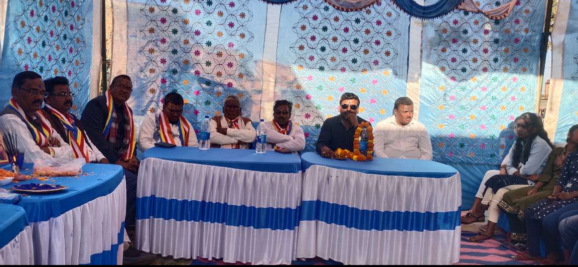 चौपारण प्रखंड के माचला व पपरो में गुरु रविदास जयंती समारोह धूमधाम से मनाया गया, बड़ी संख्या में महिलाओं ने शिरकत की