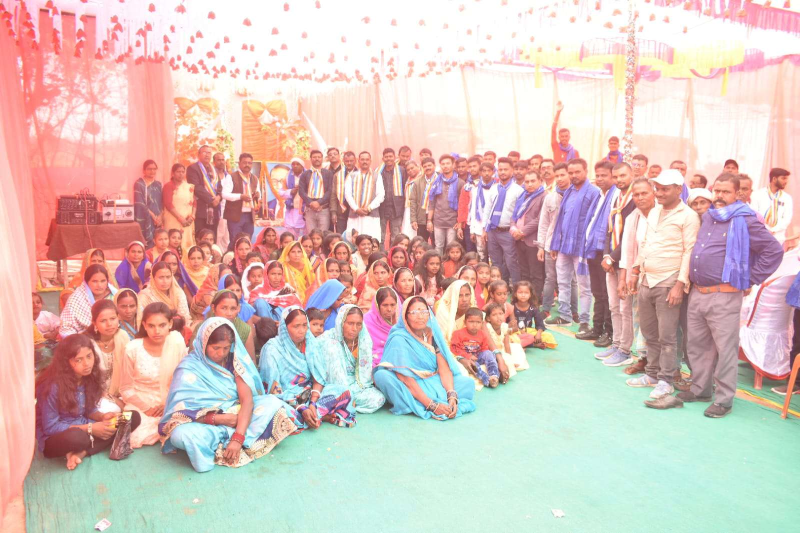 चौपारण प्रखंड के माचला व पपरो में गुरु रविदास जयंती समारोह धूमधाम से मनाया गया, बड़ी संख्या में महिलाओं ने शिरकत की