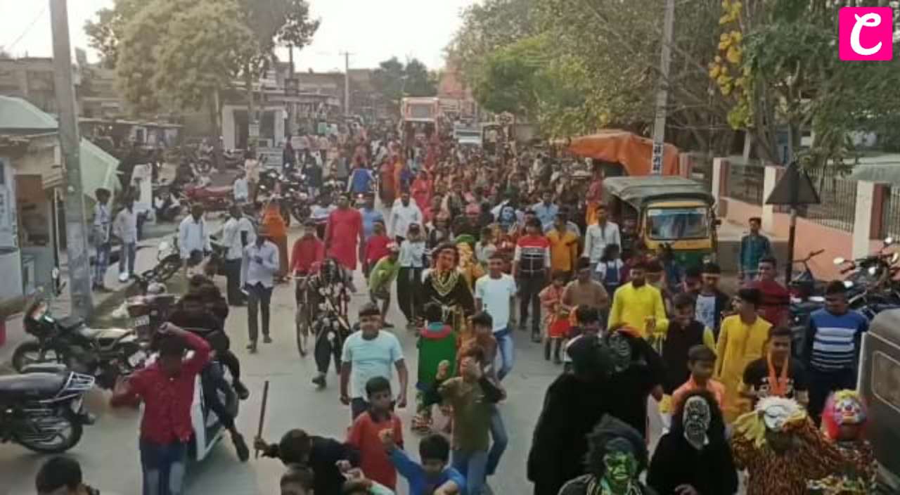 महाशिवरात्रि पर बसरिया में धूमधाम से निकाली गई शिवबाराती, श्रद्धालुओं की जुटी भीड़