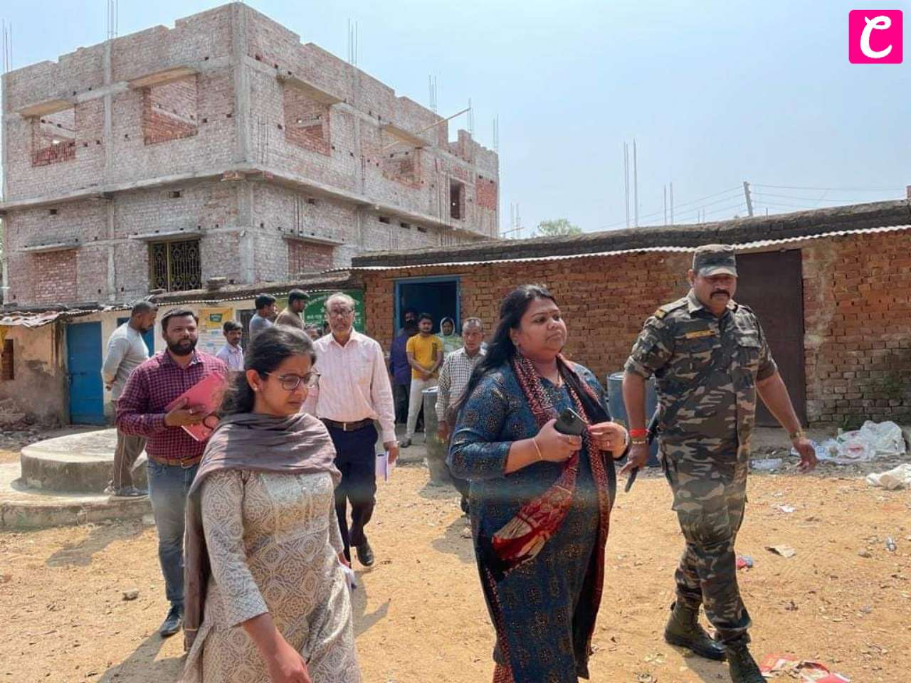 हजारीबाग डीसी ने सार्वजनिक वितरण (पीडीएस) प्रणाली की दुकानों का औचक निरीक्षण किया