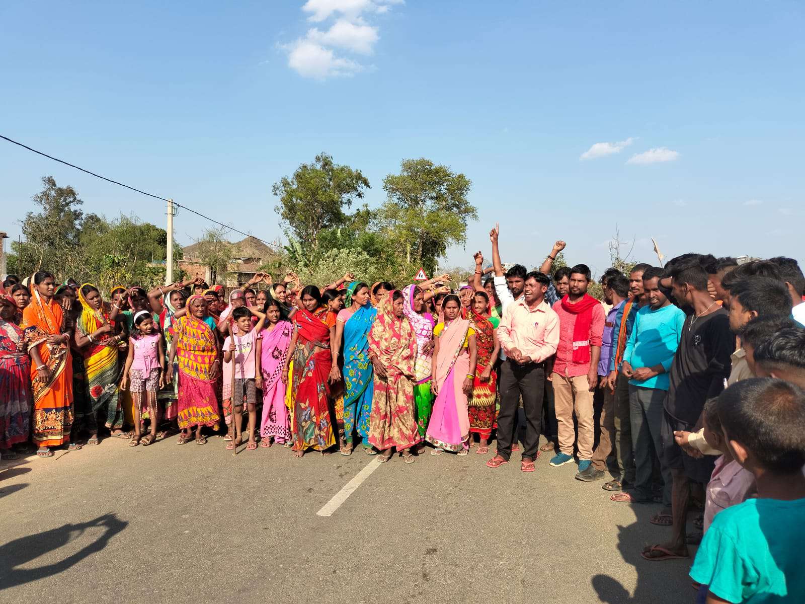 गिरिडीह के गांवा के पहाड़ में पेड़ से लटका मिला तिसरी के लापता युवक का शव, पुलिस जुटी जांच में