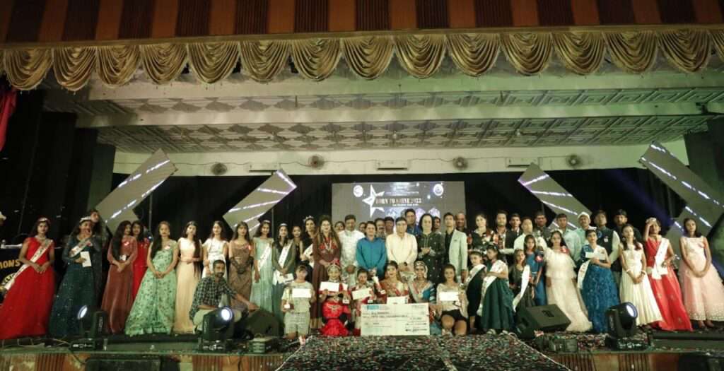 हज़ारीबाग़ : राजलक्ष्मी ने जीता मिस हजारीबाग 2023 का खिताब, ओमकार मिश्रा वॉइस ऑफ झारखण्ड 2023 का खिताब मिला