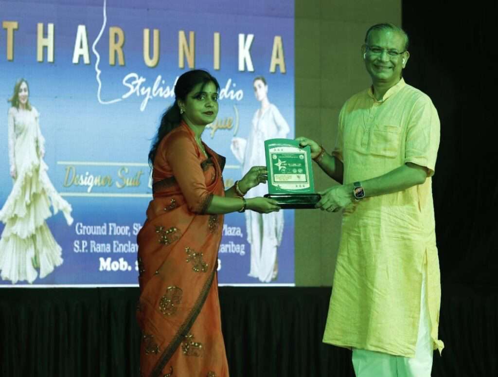 हज़ारीबाग़ : राजलक्ष्मी ने जीता मिस हजारीबाग 2023 का खिताब, ओमकार मिश्रा वॉइस ऑफ झारखण्ड 2023 का खिताब मिला