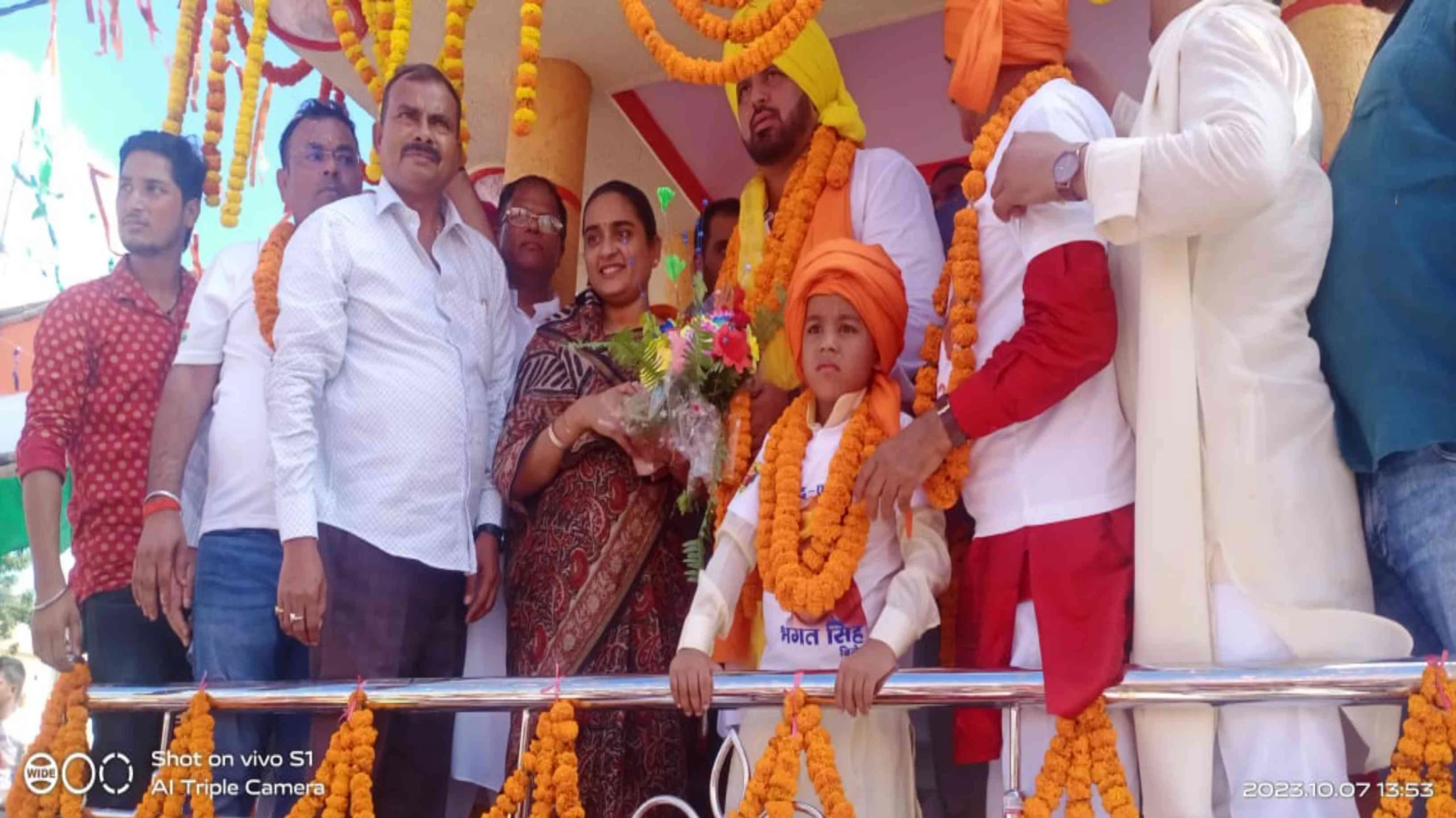 चौपारण : विधायक उमाशंकर अकेला ने अपने आवास पर किया शहीद भगत सिंह एवं चंद्रशेखर आजाद के प्रतिमा का अनावरण