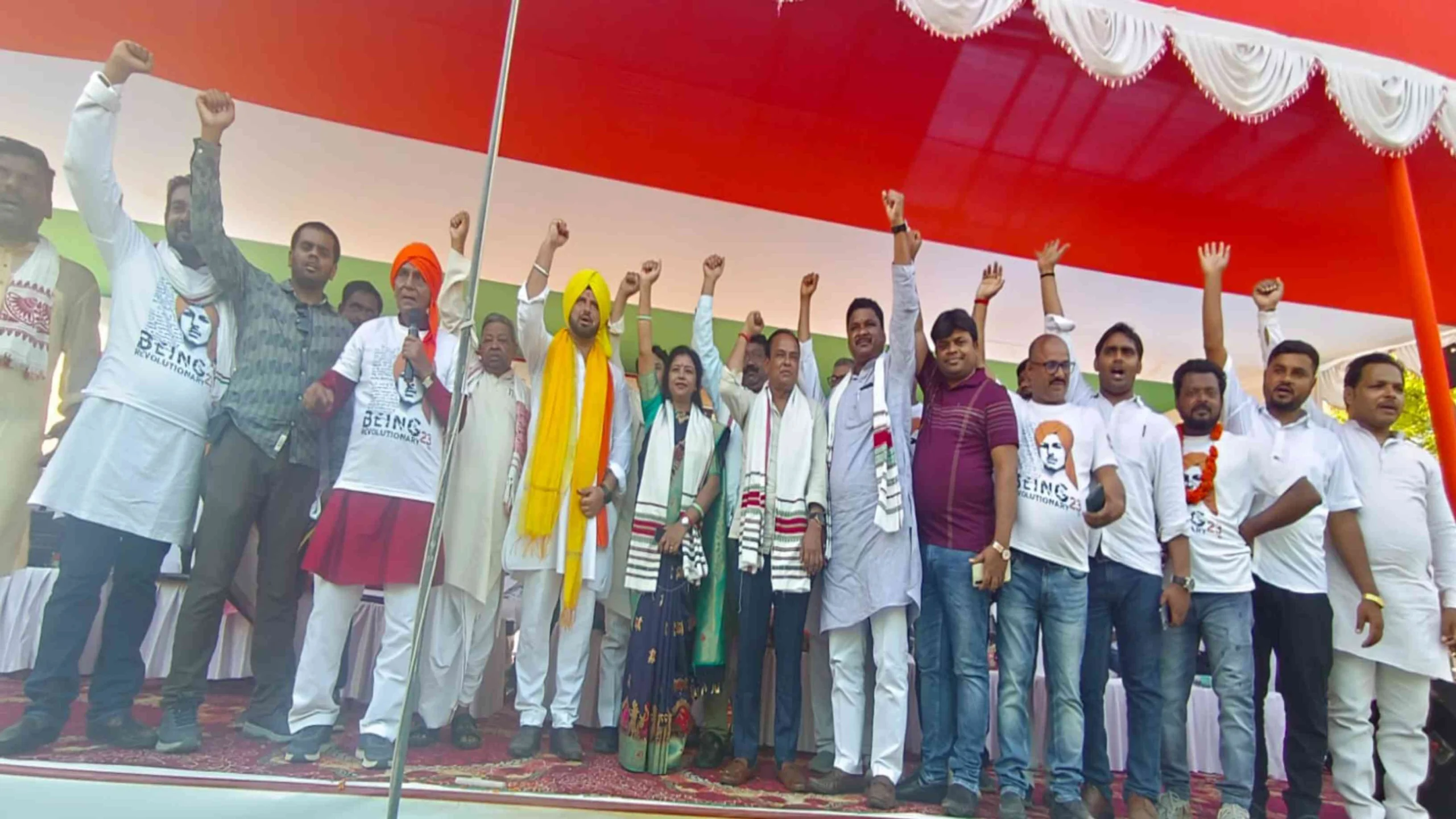 चौपारण : विधायक उमाशंकर अकेला ने अपने आवास पर किया शहीद भगत सिंह एवं चंद्रशेखर आजाद के प्रतिमा का अनावरण