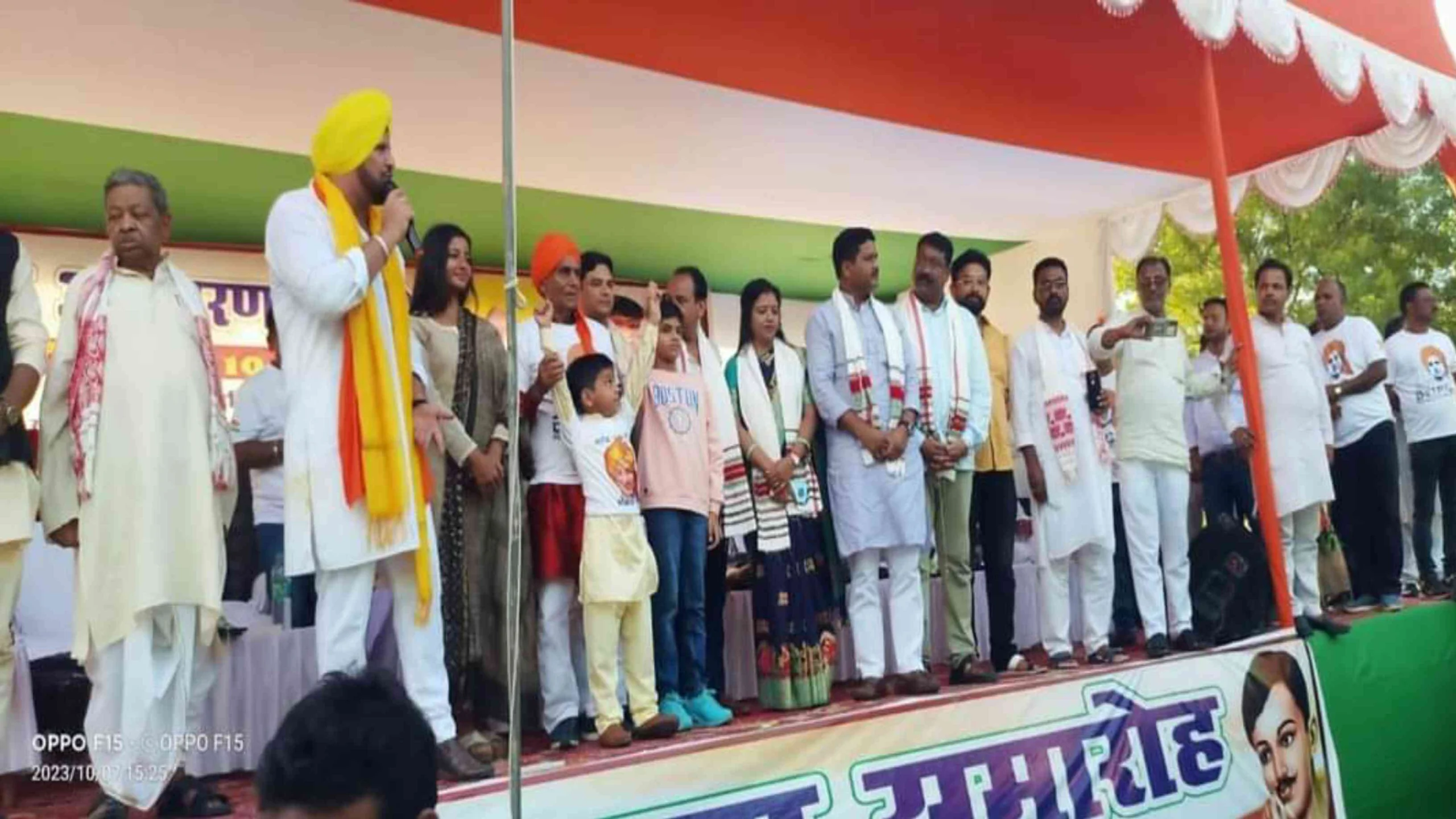 चौपारण : विधायक उमाशंकर अकेला ने अपने आवास पर किया शहीद भगत सिंह एवं चंद्रशेखर आजाद के प्रतिमा का अनावरण