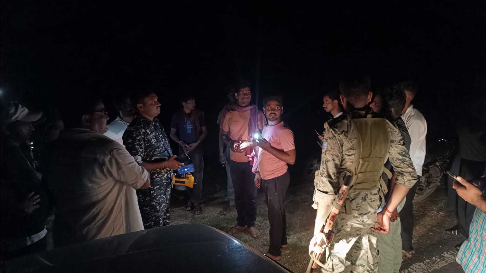 गिरिडीह : तिसरी में मवेशी से लदे तीन पिकअप वैन को ग्रामीणों द्वारा पुलिस ने किया जब्त, चालक व मालिक फरार