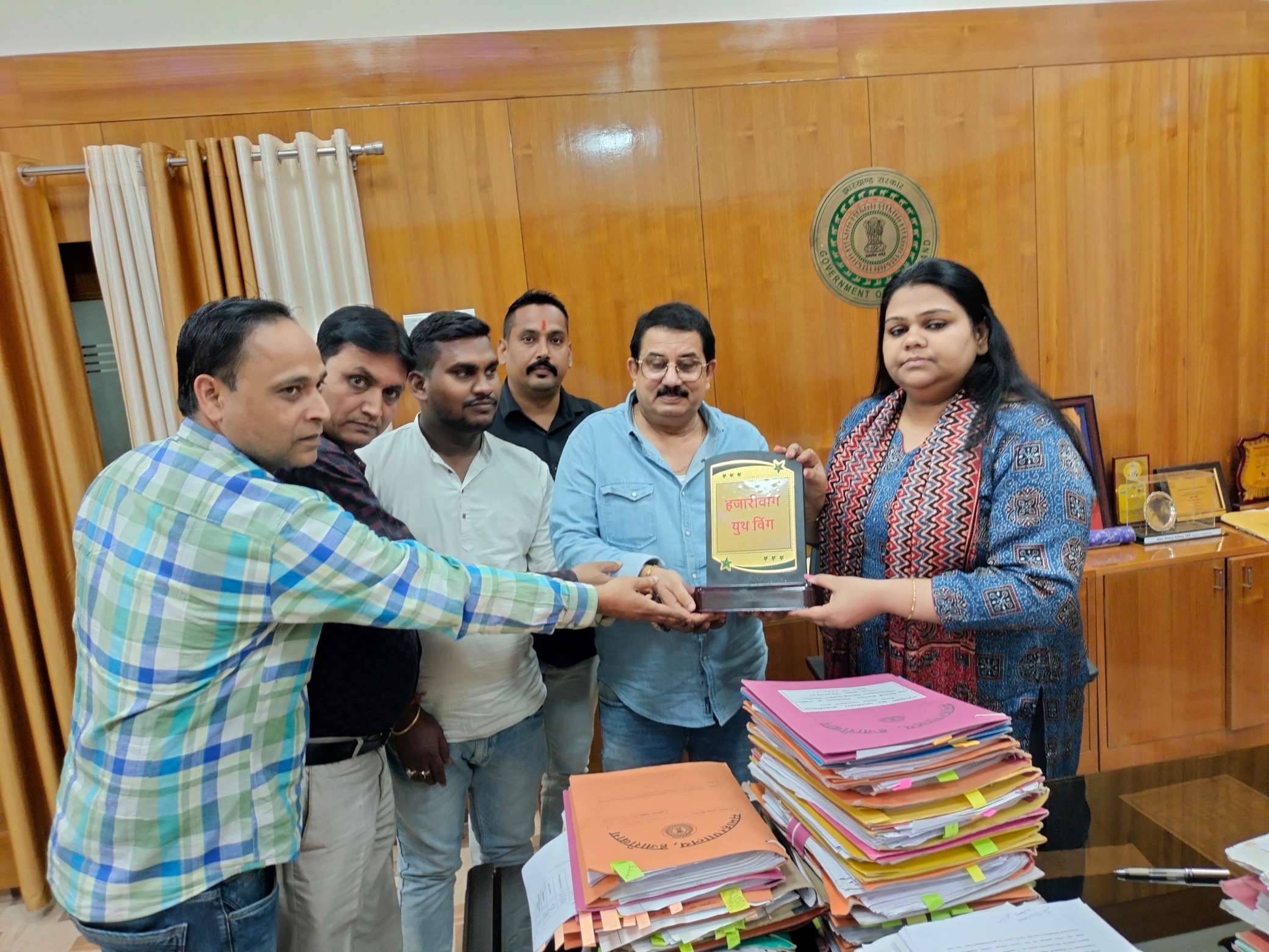 हजारीबाग : जिला प्रशासन तथा पुलिस प्रशासन के सराहनीय सेवा के लिए हजारीबाग यूथ विंग ने किया सम्मानित।