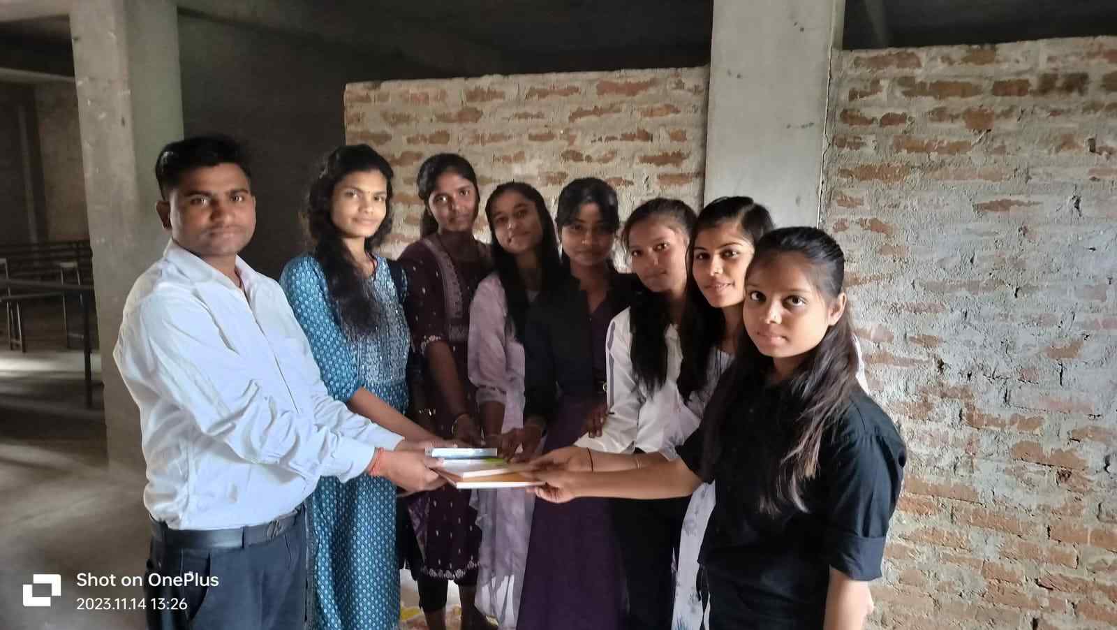 पलामू : कृष्ण मुरारी सिंह इंटर कॉलेज में हर्षोल्लास के साथ मनाया गया बाल दिवस