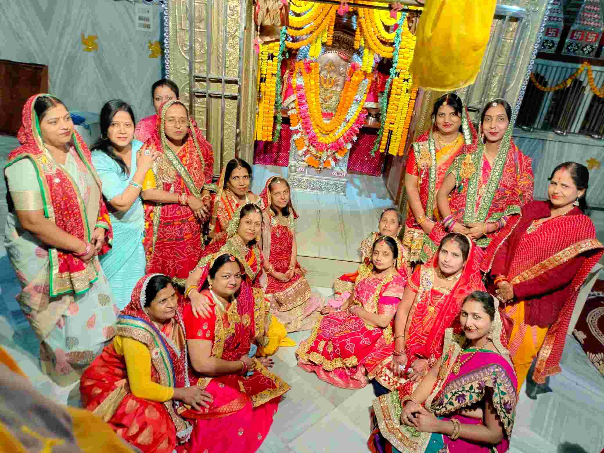 हजारीबाग : राणी सती मंदिर में भव्य महाआरती के साथ मार्गशीर्ष महोत्सव हुआ संपन्न, रिमझिम बारिश में भी दादी भक्तों की उत्साह रही चरम पर