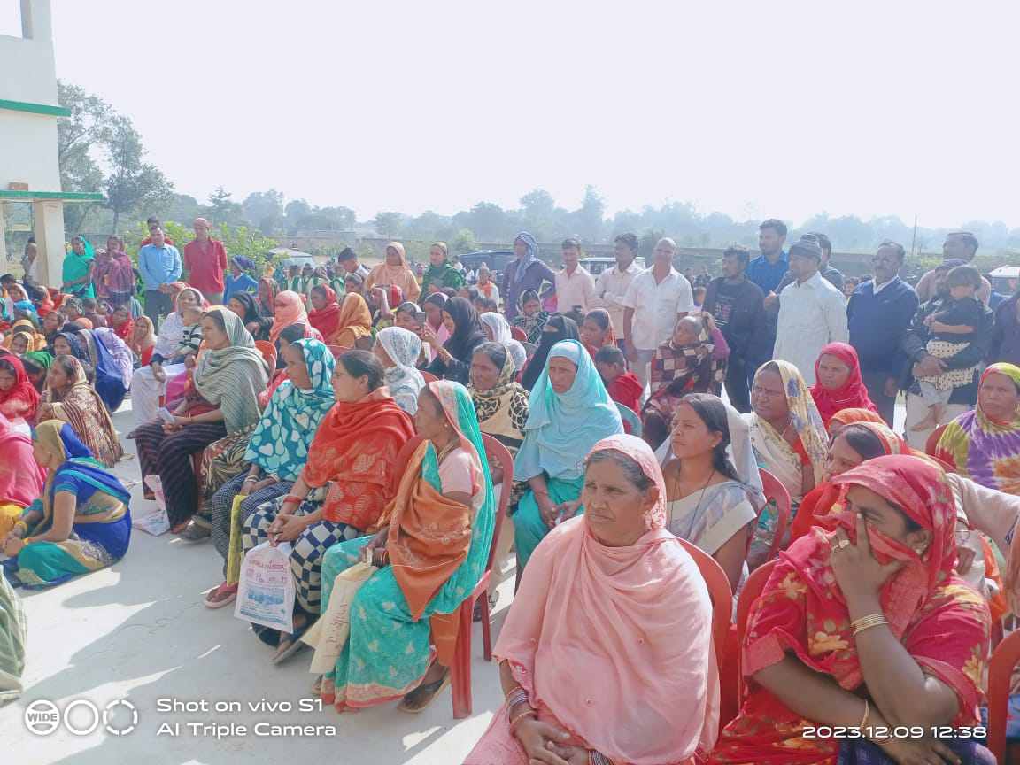 चौपारण : पाण्डेयबारा में आपकी योजना आपकी सरकार आपके द्वार कार्यक्रम में खूब दहाड़े विधायक