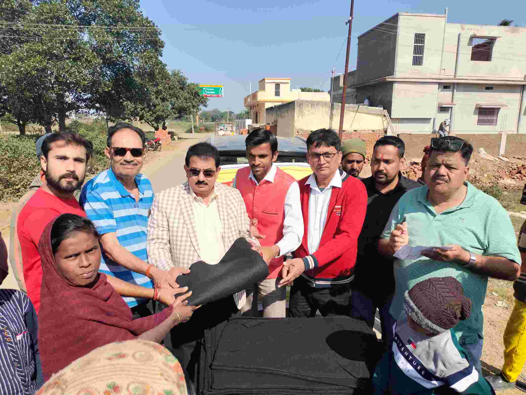 हजारीबाग : यूथ विंग के द्वारा हरिजन बस्ती तथा विभिन्न इलाकों में किया गया कंबल का वितरण