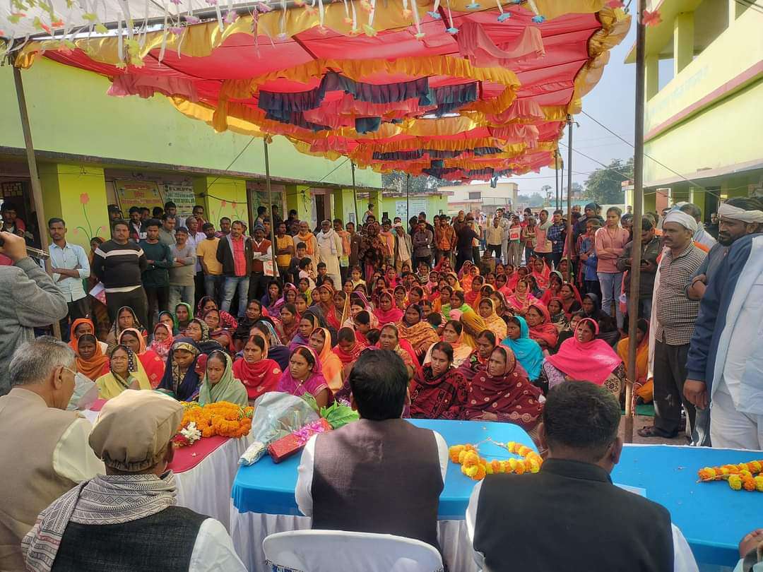 चौपारण : पड़रिया पंचायत में आपकी-योजना आपकी-सरकार आपके-द्वार कार्यक्रम का किया गया आयोजन, शिविर में विधायक हुए शामिल