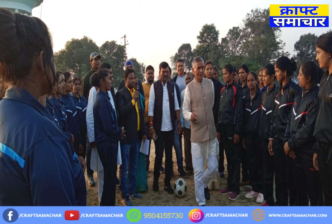 चौपारण : लिंग आधारित हिंसा के विरुद्ध राष्ट्रीय अभियान के तहत जेएसएलपीएस की महिला कैडर और समूह सदस्यों के बीच कबड्डी और फुटबॉल मैच का हुआ आयोजन